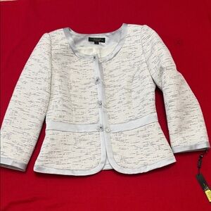 Elegant White Blazer with Subtle Gray Accents